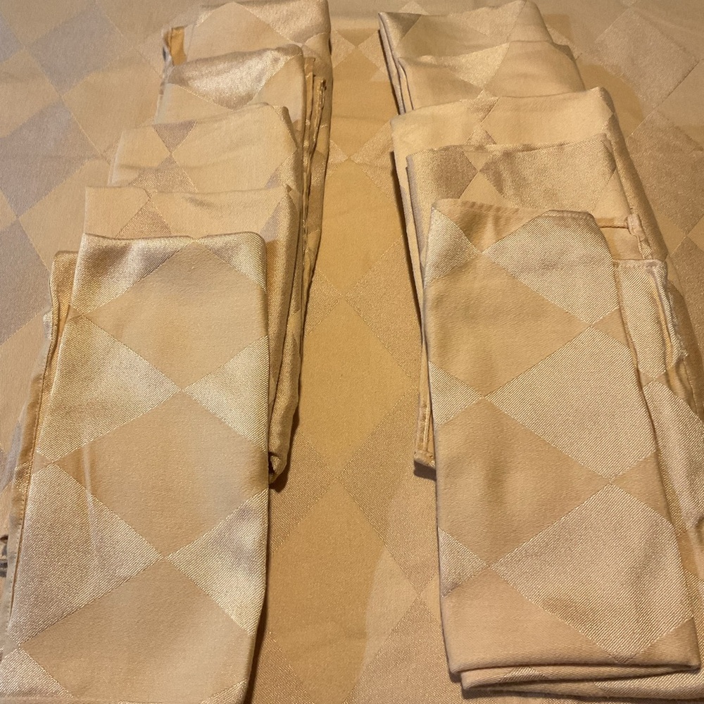 Elegant Gold Colored Table Linens. Table cloth with 10 matching napkins